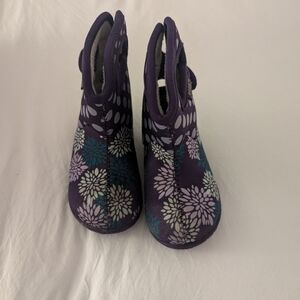 Bogs size toddler 7 rain boots